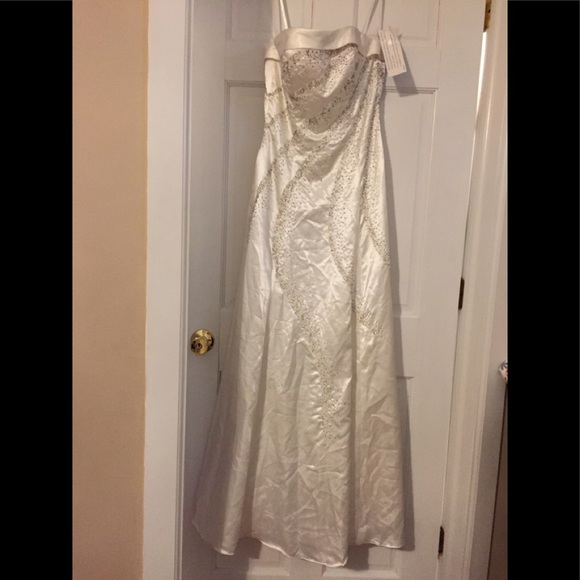 JE Matadi - Picture 1 of 5